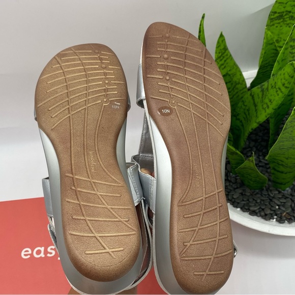 EASY SPIRIT Women's Hazel Open Toe Slingback Casual Sandals in silver size 10N - Picture 3 of 7